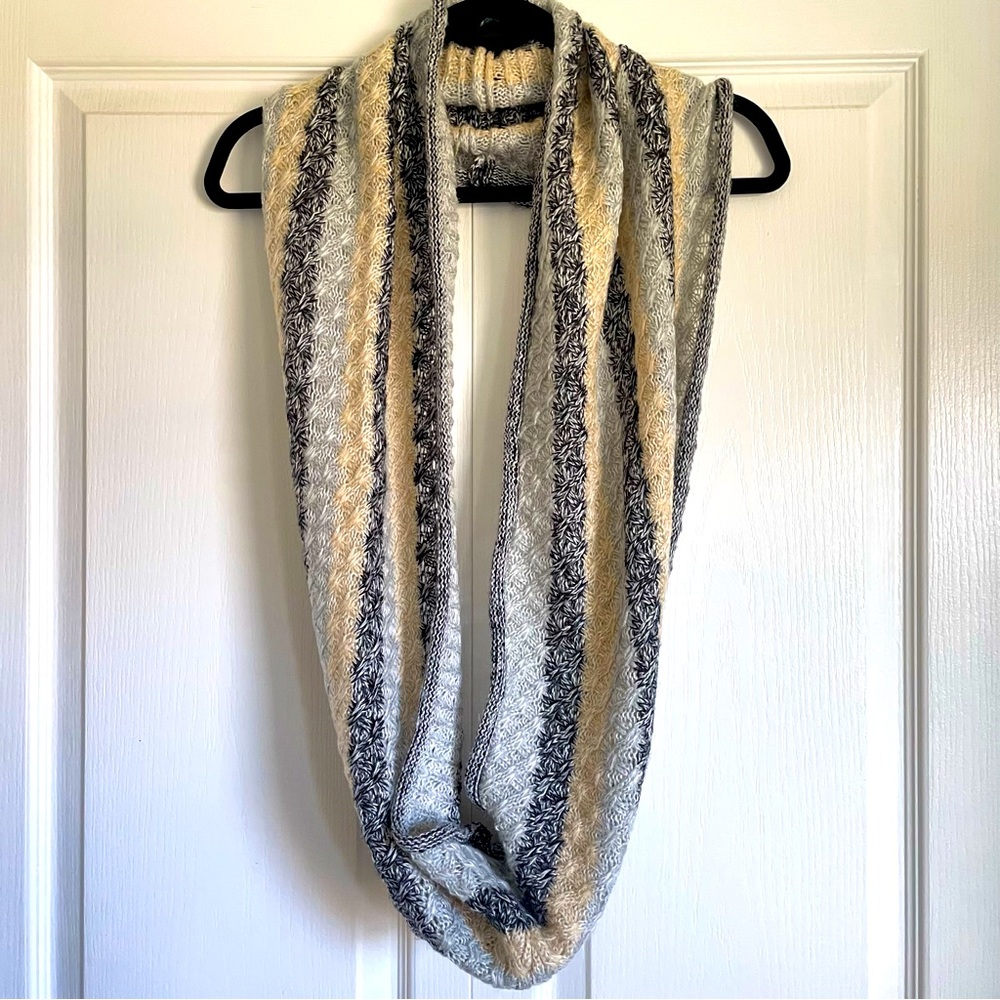 Women’s Do Everything in Love Knit Infinity Scarf - Grey/Cream